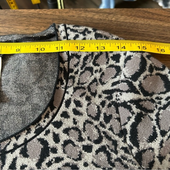BCBGMAXAZRIA Leopard Print Women's Top XS - Picture 8 of 11